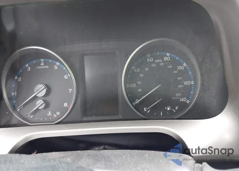 2018 Toyota Rav4 Le z USA, uszkodzony, nr VIN JTMZFREV3JJ752253